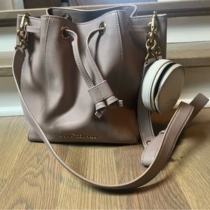Like new! The Marc Jacobs bucket crossbody